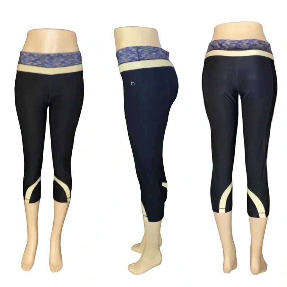 REEBOK Activewear Cropped Leggings Size L, Waist Pocket